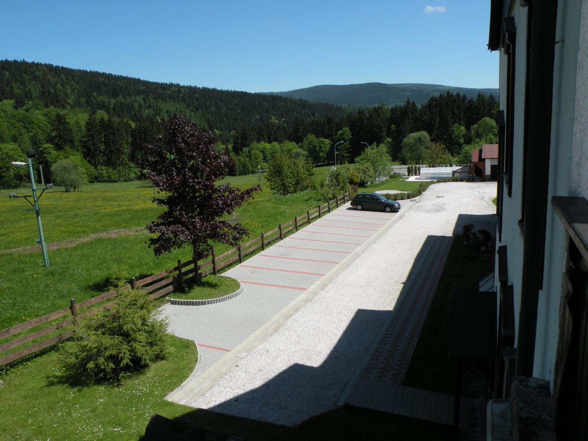 Hotel Lesni Dum Janske Lazne Bagian luar foto