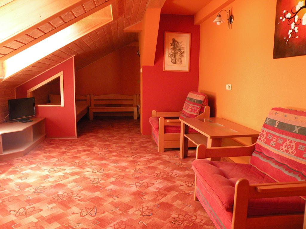 Hotel Lesni Dum Janske Lazne Ruang foto