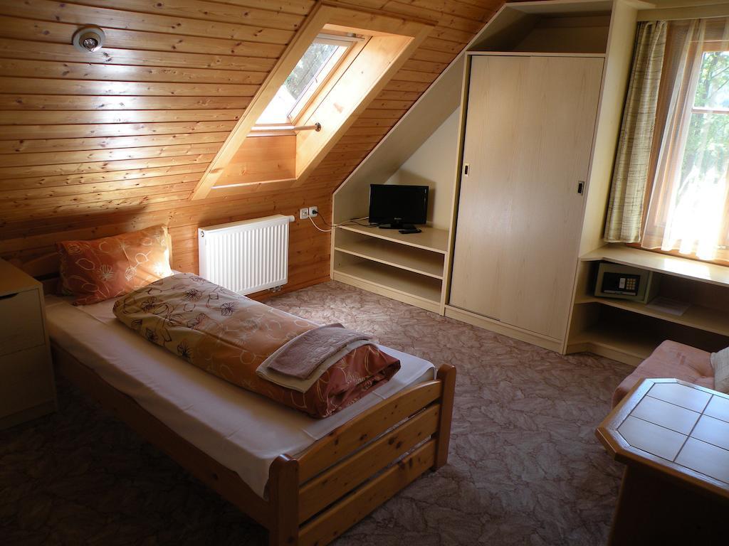 Hotel Lesni Dum Janske Lazne Ruang foto